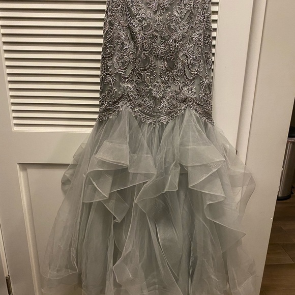 Elegant Silver Embellished Dress NWT - Picture 8 of 14